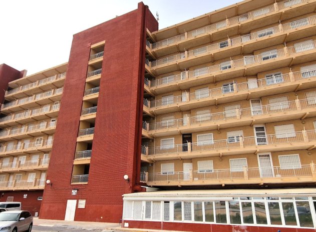 Resale - Apartment / Flat * - Torrevieja *