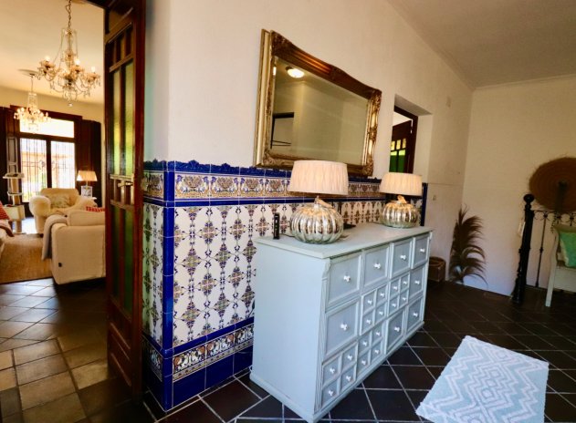 Resale - Finca / Country Property *  - Rojales * - Heredades