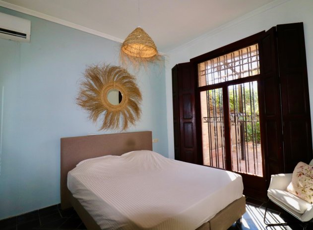 Resale - Finca / Country Property *  - Rojales * - Heredades