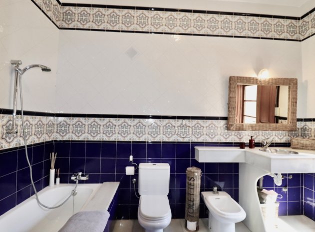 Resale - Finca / Country Property *  - Rojales * - Heredades