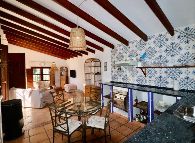 Resale - Finca / Country Property *  - Rojales * - Heredades