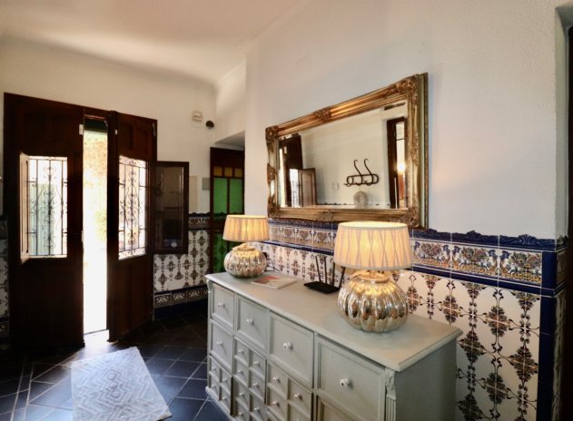 Resale - Finca / Country Property *  - Rojales * - Heredades