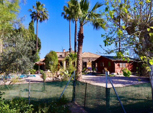 Resale - Finca / Country Property *  - Rojales * - Heredades