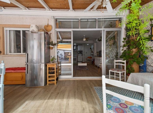 Resale - Apartment / Flat * - Torrevieja *