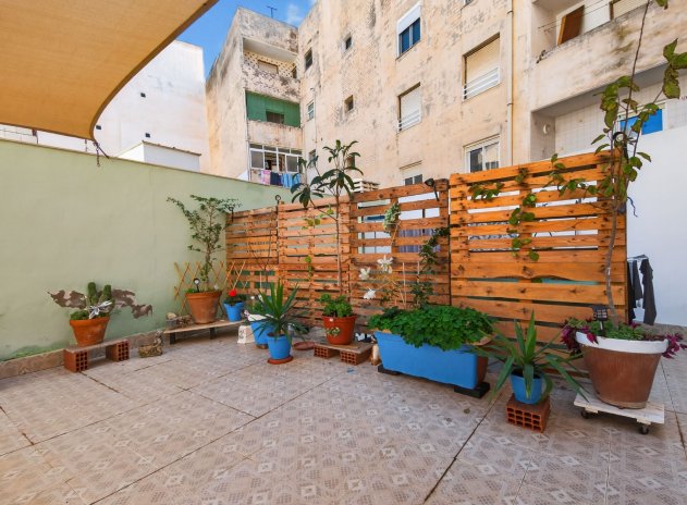 Resale - Apartment / Flat * - Torrevieja *