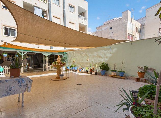 Resale - Apartment / Flat * - Torrevieja *