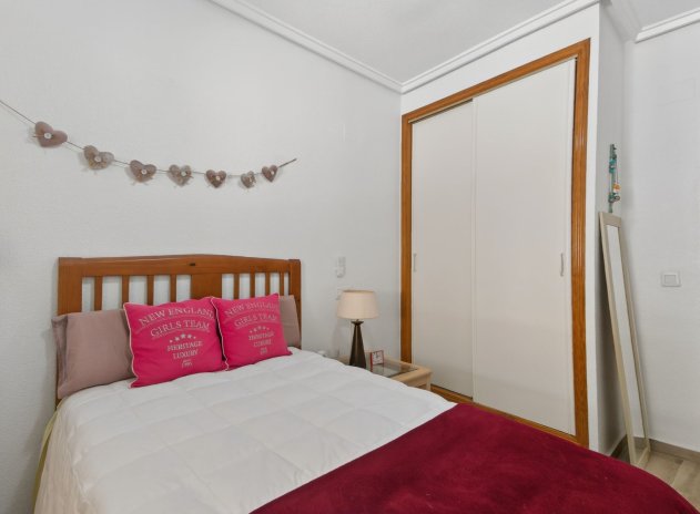 Resale - Apartment / Flat * - Torrevieja *