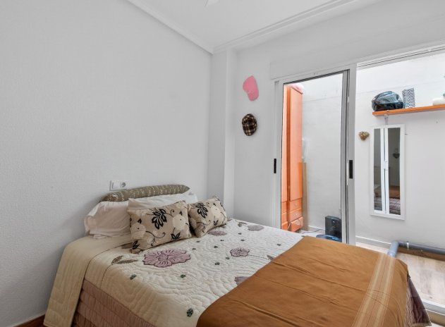 Resale - Apartment / Flat * - Torrevieja *