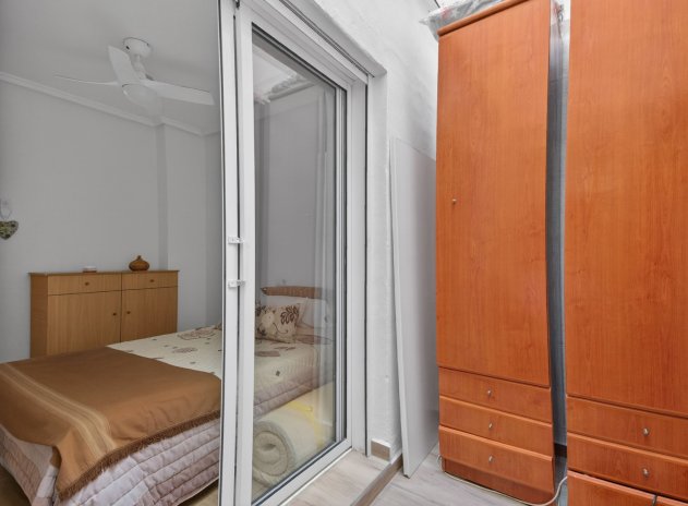 Resale - Apartment / Flat * - Torrevieja *