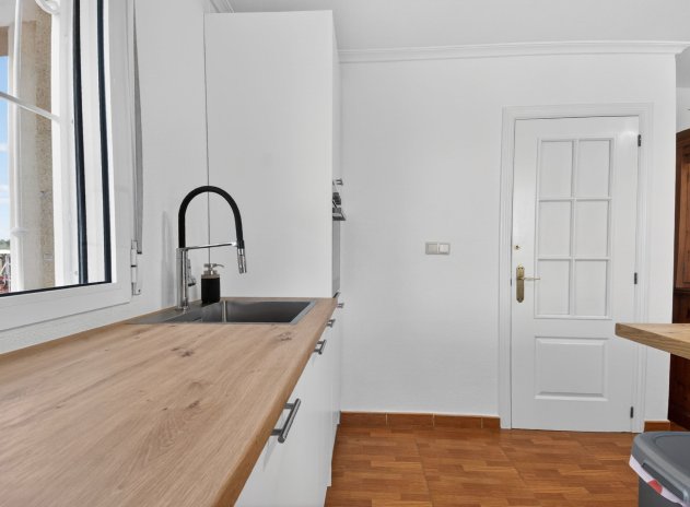 Herverkoop - Finca / Plattelands Woning - Crevillente