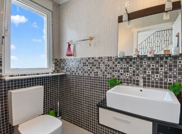 Herverkoop - Finca / Plattelands Woning - Crevillente