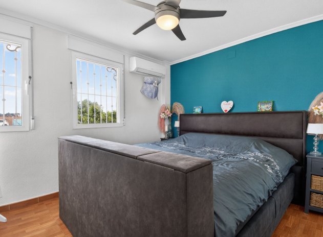 Herverkoop - Finca / Plattelands Woning - Crevillente