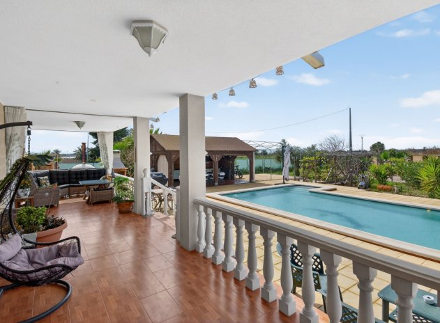 Herverkoop - Finca / Plattelands Woning - Crevillente