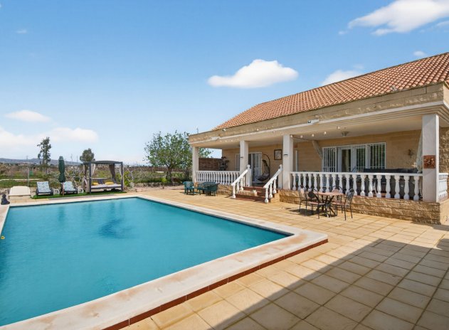 Herverkoop - Finca / Plattelands Woning - Crevillente