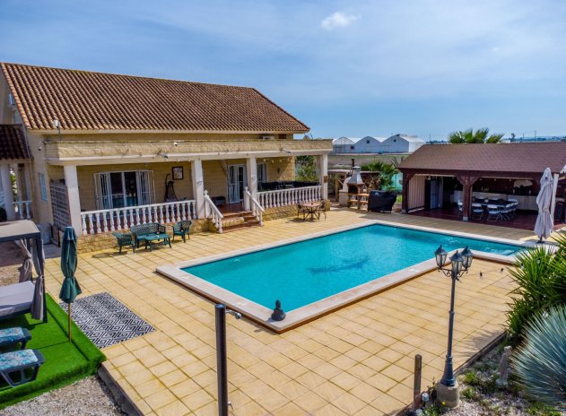 Herverkoop - Finca / Plattelands Woning - Crevillente