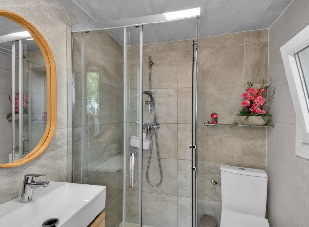 Herverkoop - Finca / Plattelands Woning - Crevillente