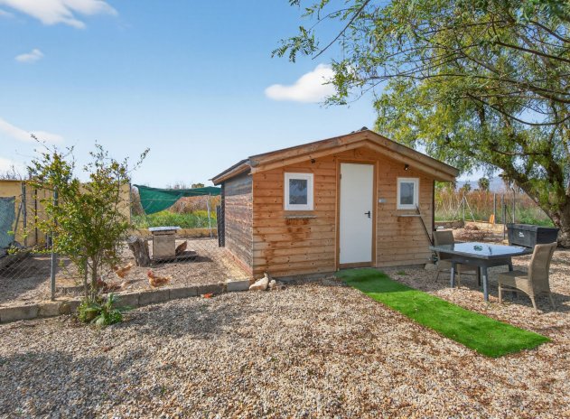 Herverkoop - Finca / Plattelands Woning - Crevillente