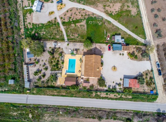 Herverkoop - Finca / Plattelands Woning - Crevillente