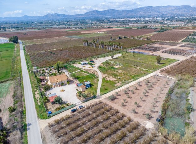 Herverkoop - Finca / Plattelands Woning - Crevillente