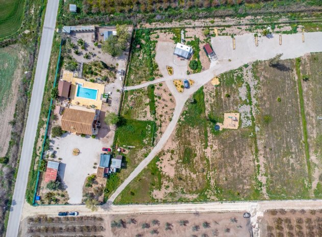 Herverkoop - Finca / Plattelands Woning - Crevillente