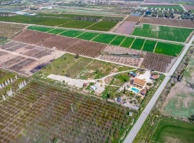 Herverkoop - Finca / Plattelands Woning - Crevillente