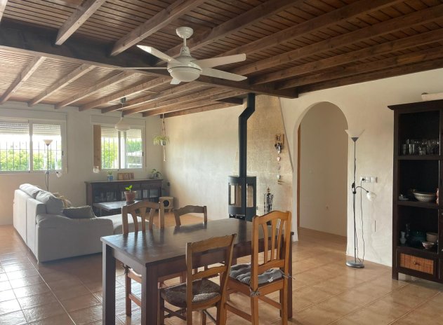 Herverkoop - Finca / Plattelands Woning - Abanilla