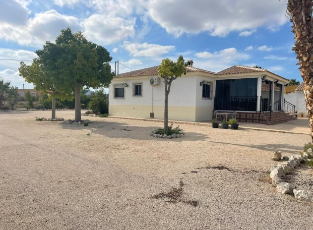 Herverkoop - Finca / Plattelands Woning - Abanilla