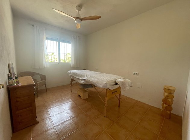 Herverkoop - Finca / Plattelands Woning - Abanilla