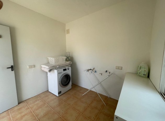 Herverkoop - Finca / Plattelands Woning - Abanilla