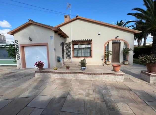 Herverkoop - Villa - Cabo Roig