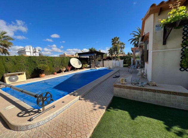 Herverkoop - Villa - Cabo Roig