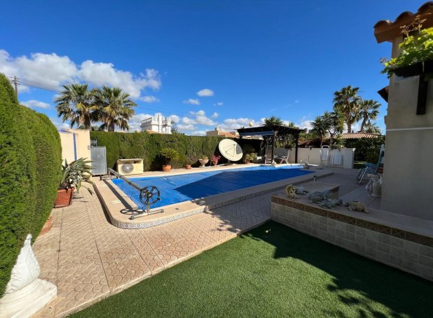 Herverkoop - Villa - Cabo Roig