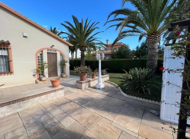 Herverkoop - Villa - Cabo Roig