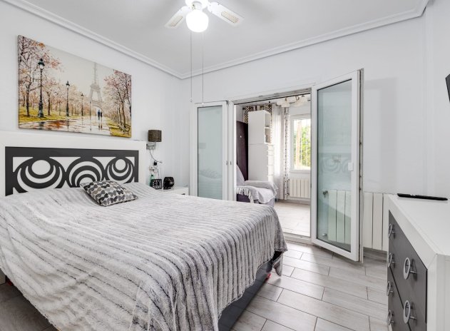 Reventa - Casa adosada - Torrevieja