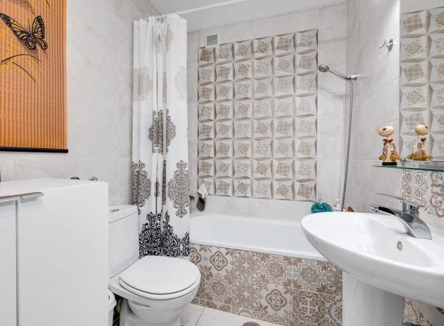 Reventa - Casa adosada - Torrevieja