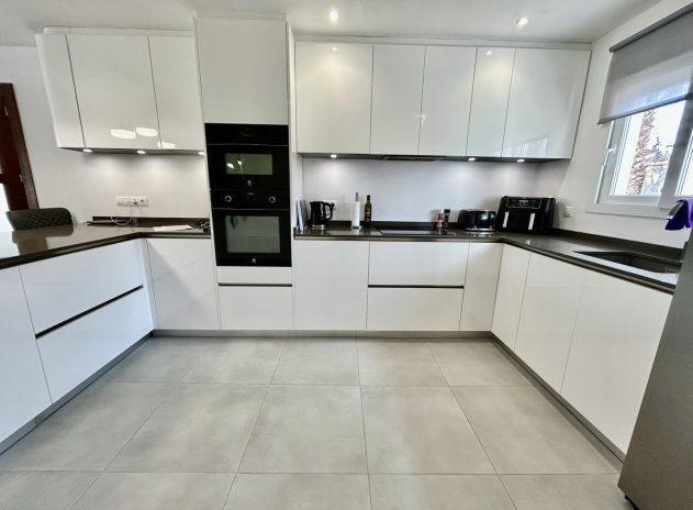 Herverkoop - Villa - Cabo Roig