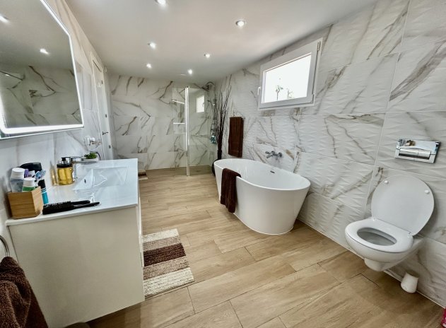 Herverkoop - Villa - Cabo Roig