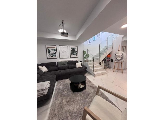 Reventa - Villa - Villamartin - PAU 8