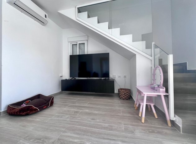 Reventa - Villa - San Miguel de Salinas - Las Filipinas