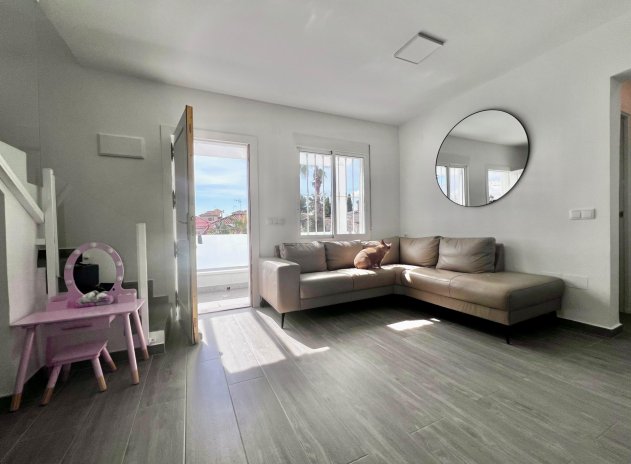 Reventa - Villa - San Miguel de Salinas - Las Filipinas