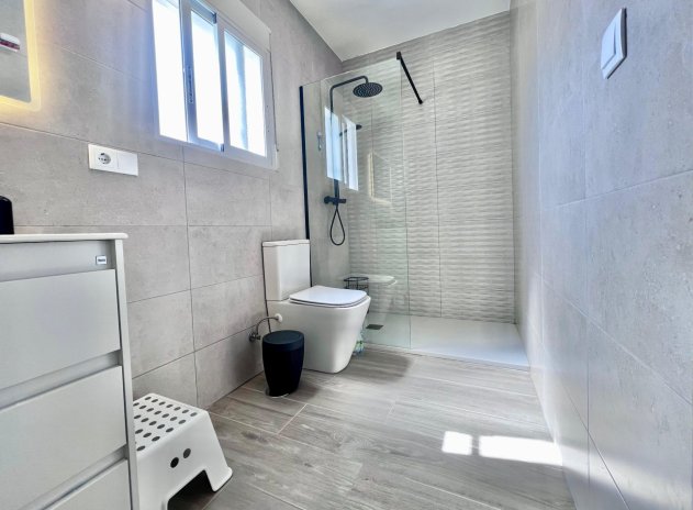 Reventa - Villa - San Miguel de Salinas - Las Filipinas