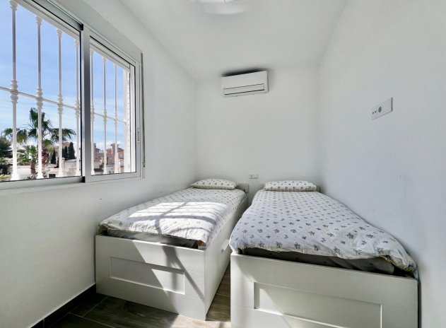 Reventa - Villa - San Miguel de Salinas - Las Filipinas