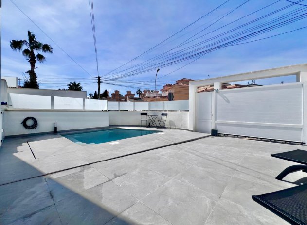 Reventa - Villa - San Miguel de Salinas - Las Filipinas