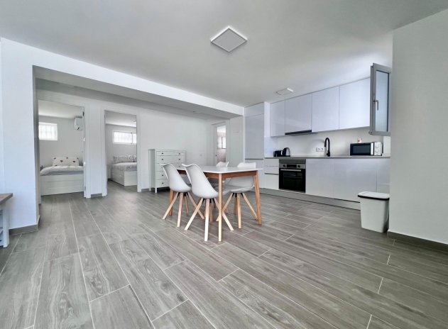 Reventa - Villa - San Miguel de Salinas - Las Filipinas