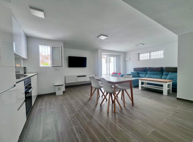 Reventa - Villa - San Miguel de Salinas - Las Filipinas