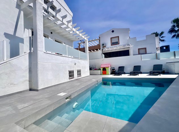 Reventa - Villa - San Miguel de Salinas - Las Filipinas