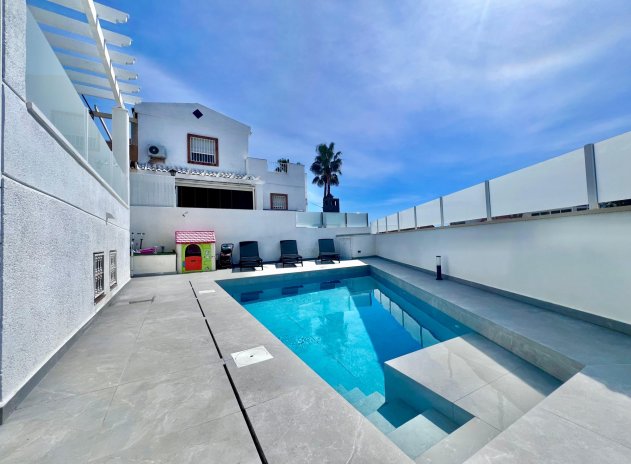 Reventa - Villa - San Miguel de Salinas - Las Filipinas