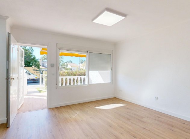 Reventa - Apartamento / Piso - Orihuela Costa - Villamartín