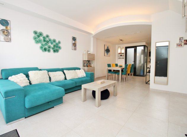 Reventa - Casa adosada - Villamartin - Villamartín