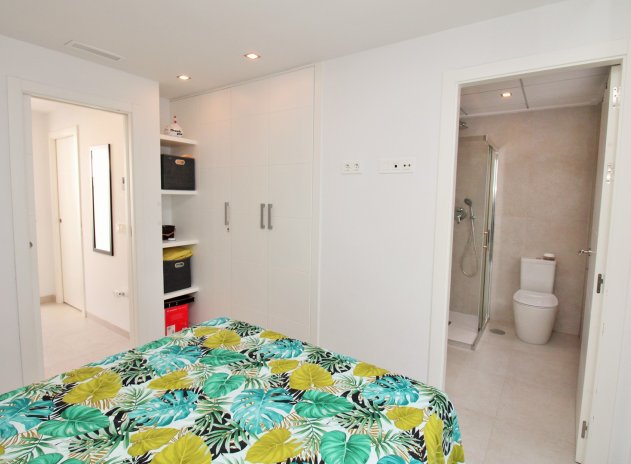 Reventa - Casa adosada - Villamartin - Villamartín